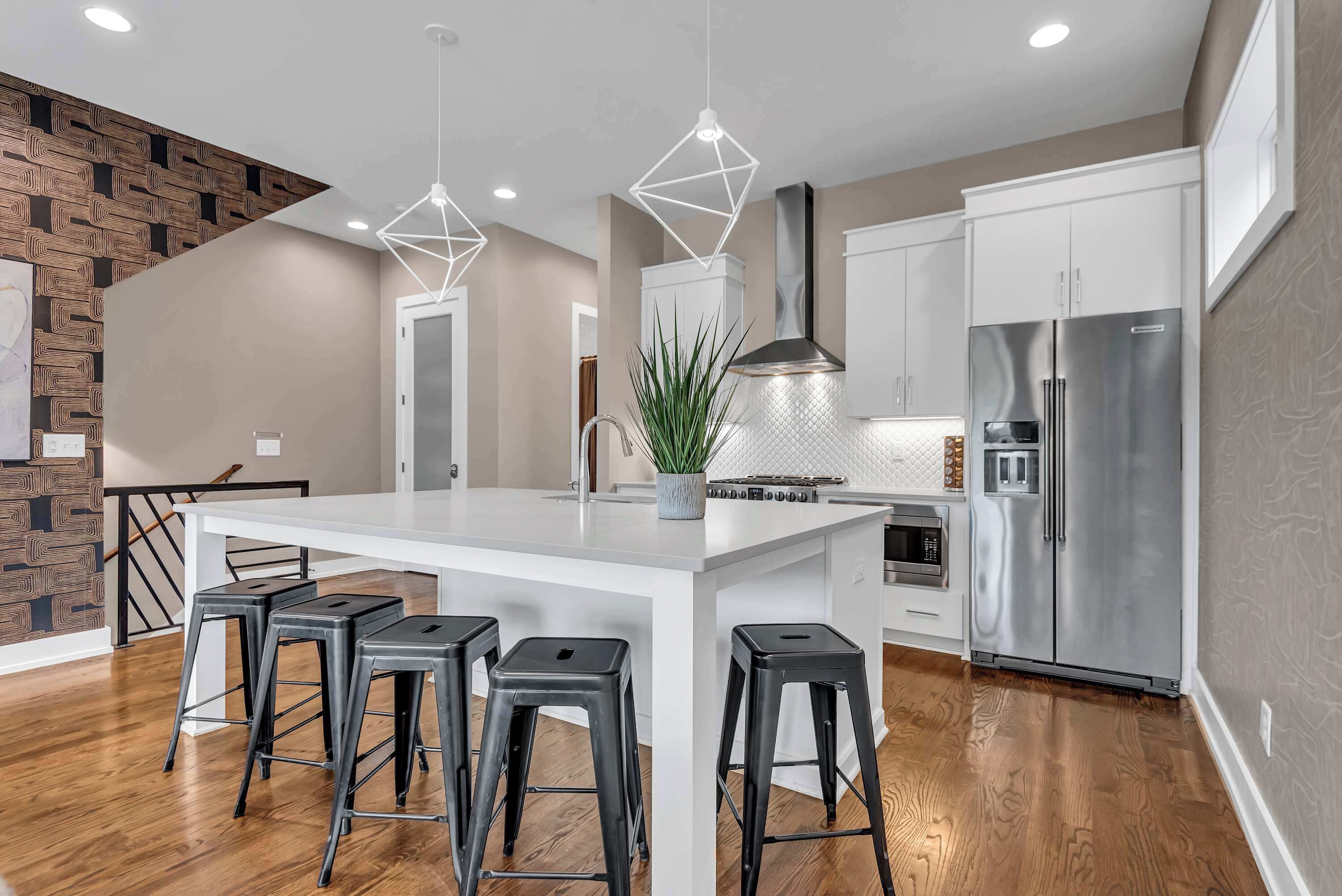 Frigorífic, microones, forn i placa de cuina 