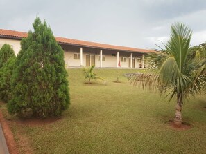 المنشأة من الخارج