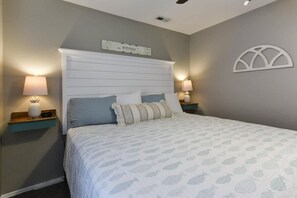 3 間睡房、高級寢具、書桌、熨斗/熨衫板