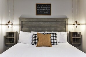 3 soverom, sengetøy av topp kvalitet, skrivebord og strykejern/-brett