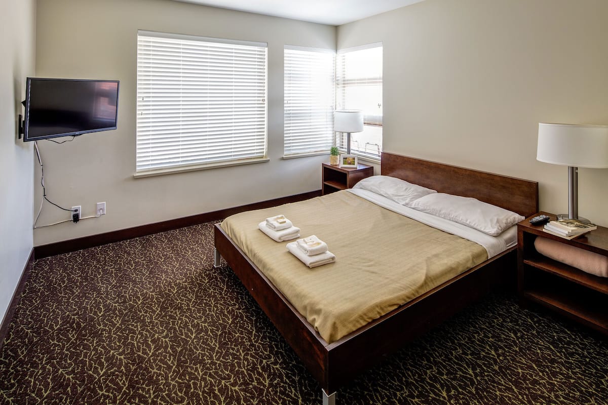 Free WiFi, bed sheets