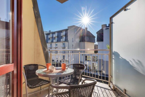 Outdoor dining - Róża Wiatrów Cosy Studio Close to Beach | Balcony (Swinoujscie)