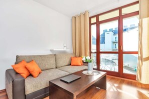 TV - Róża Wiatrów Cosy Studio Close to Beach | Balcony (Swinoujscie)