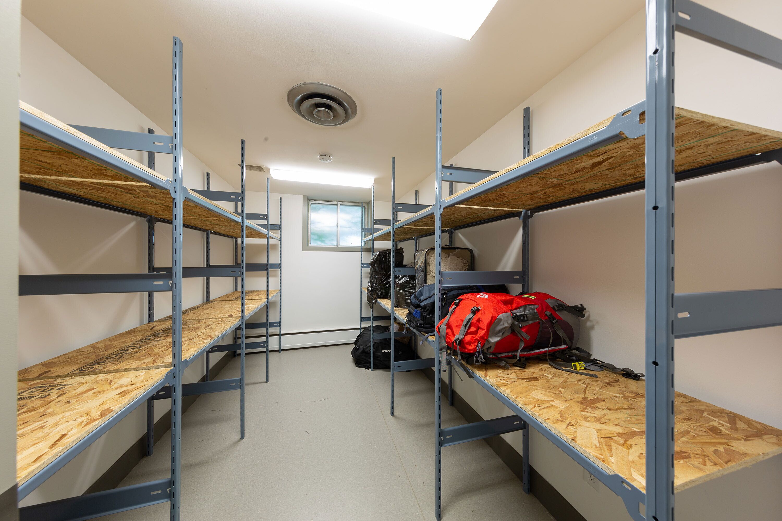 Photo - HI Edmonton - Hostel