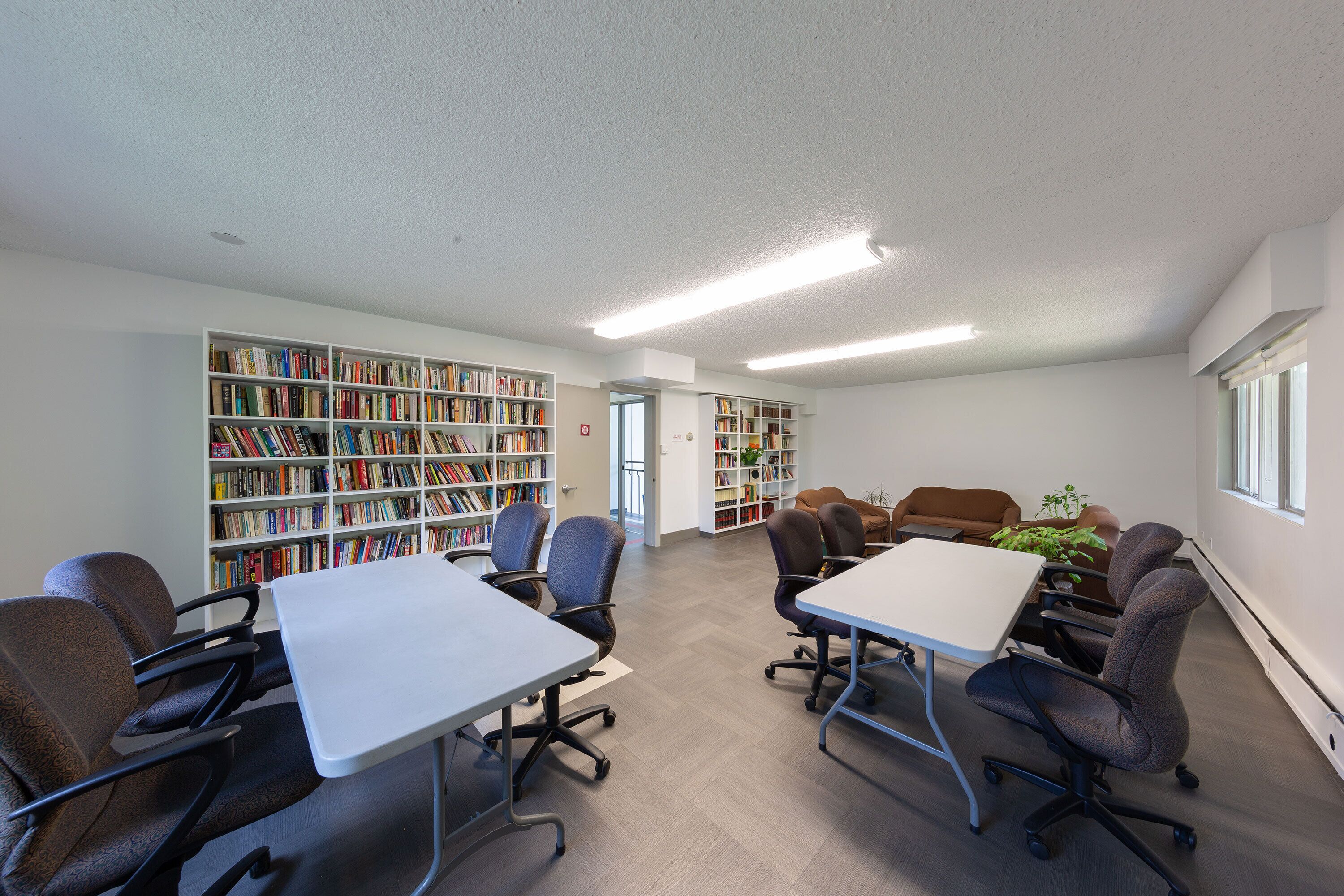 Photo - HI Edmonton - Hostel