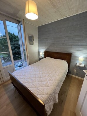 4 chambres, fer et planche à repasser, lit parapluie, Wi-Fi gratuit