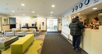HI Calgary City Centre - Hostel