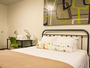 Habitación doble estándar, 1 cama Queen size | Wifi gratis y ropa de cama 
