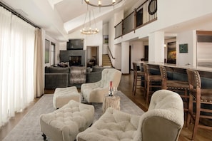Living area - Madeline Hotel and Residences (Telluride)