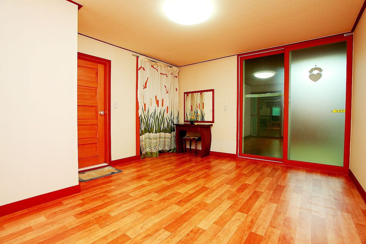 Room (Eorumchi) | Free WiFi