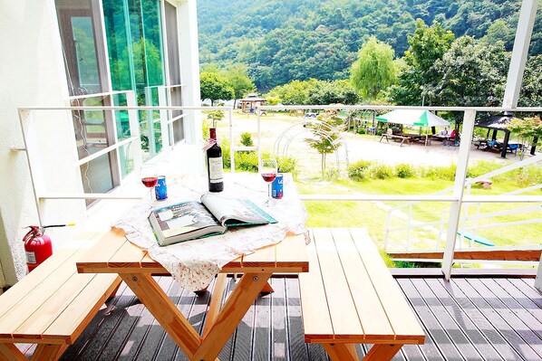 Zimmer (Nuchi) | Terrasse/Patio