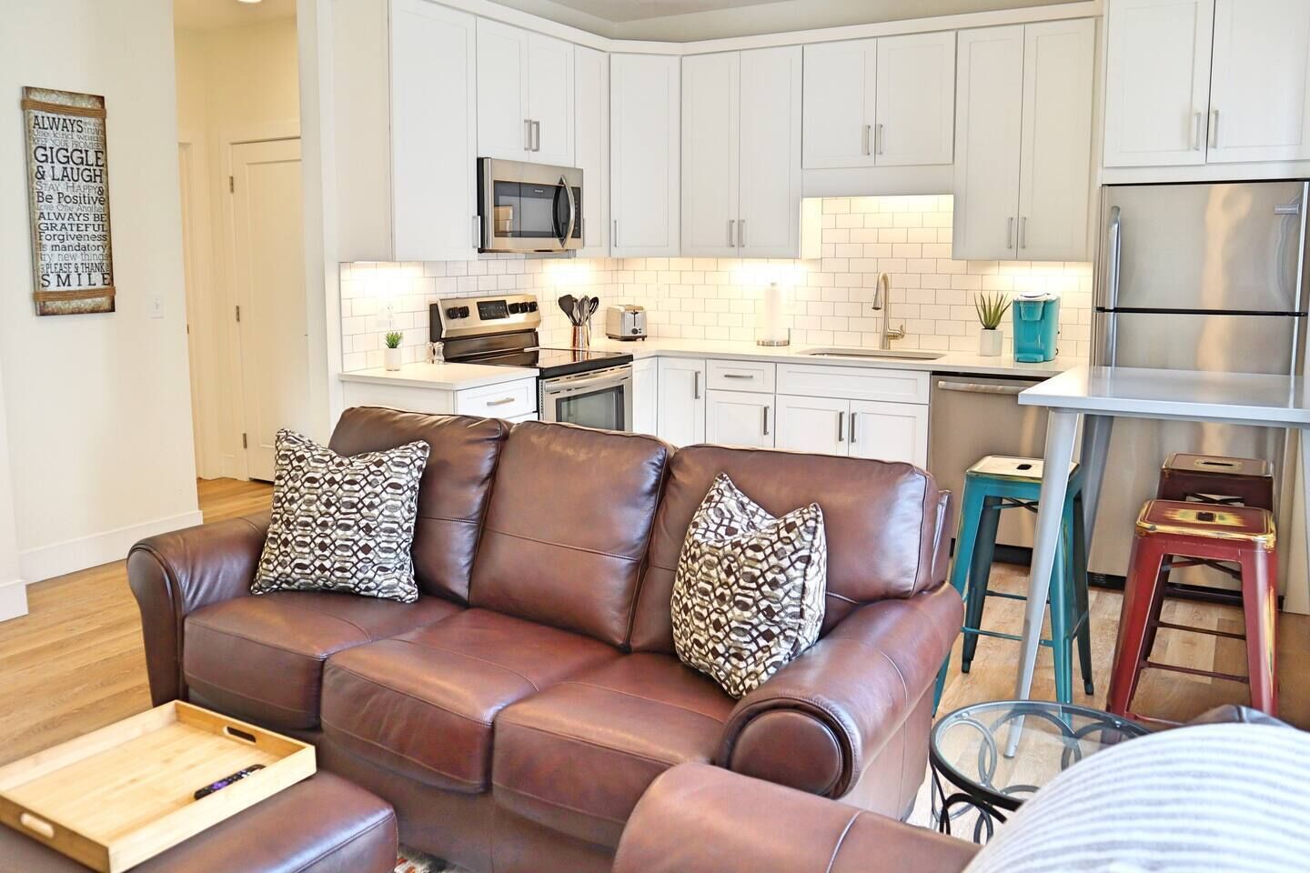 Televisión y oficina 