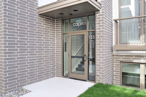 Capri 210: Delightful Downtown TC Getaway