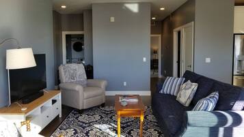 TV, books, stereo, offices