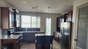Coffee/tea maker, fridge, microwave, oven - Hombre Guest House in beautiful Arizona  (Queen Creek)