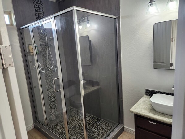 Bathroom - Hombre Guest House in beautiful Arizona (Queen Creek)