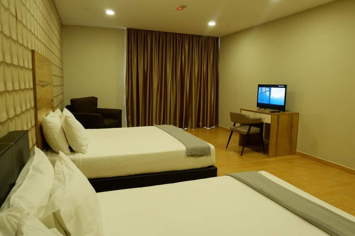 Deluxe Studio Suite