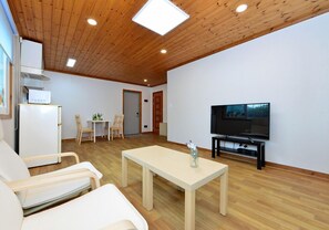 Room 102 | Living area