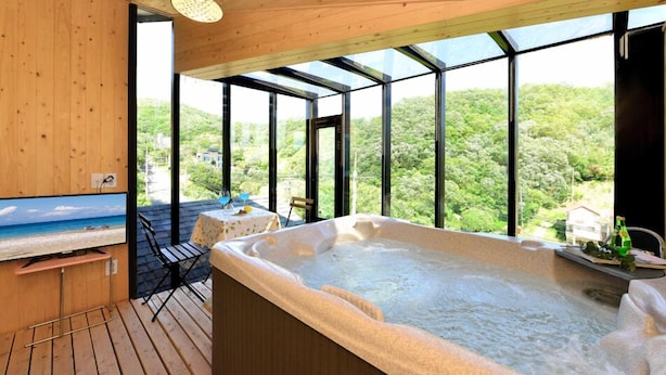 Room 301 | Jetted bathtub - Happiness River Pension (Gapyeong)