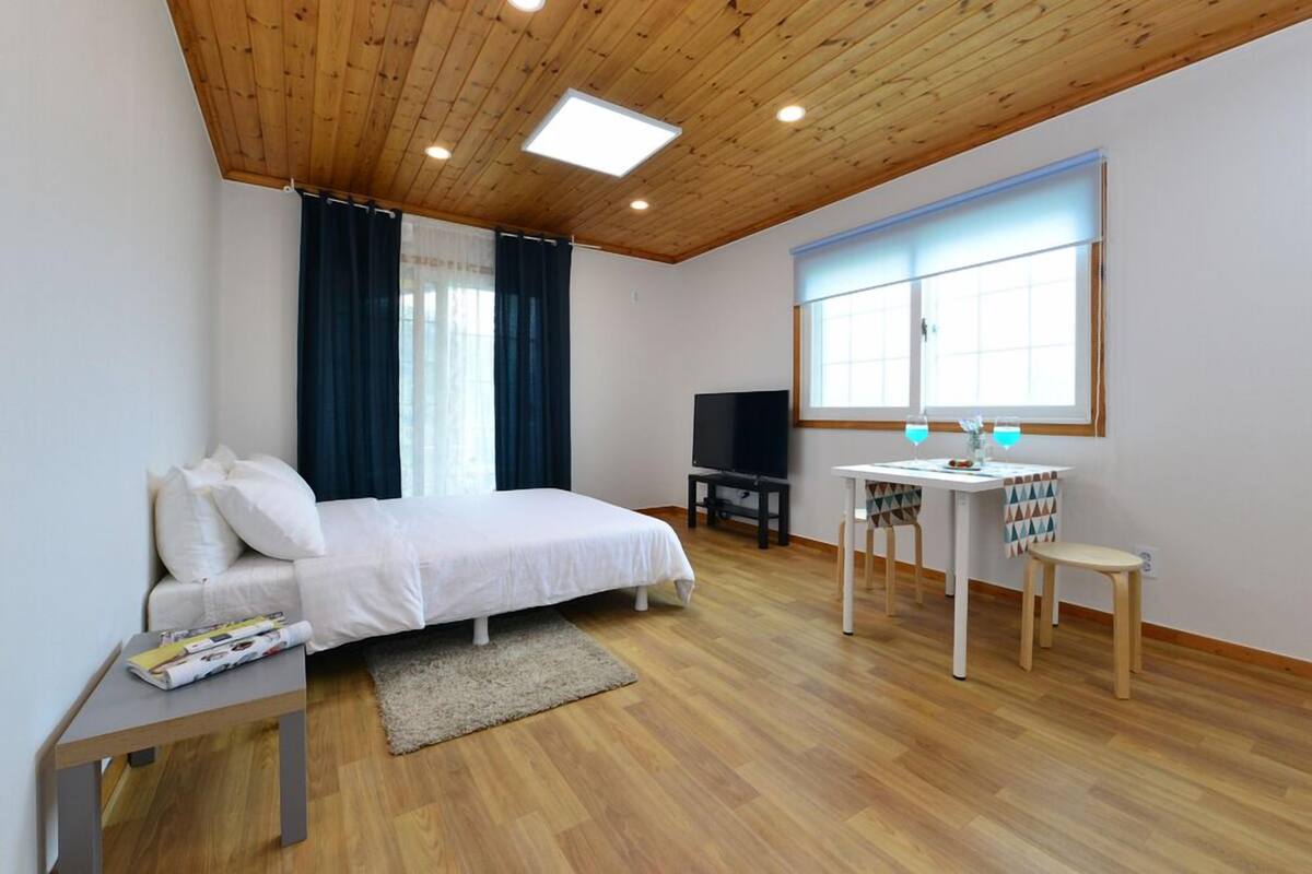 Chambre (303) | Accès au Wi-Fi (inclus)