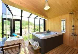 Room 201 | Jetted tub - Happiness River Pension (Gapyeong)