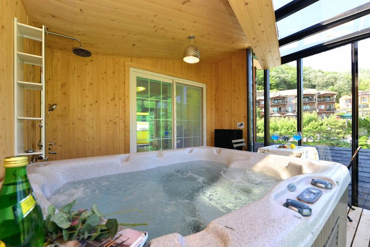 Chambre (302) | Baignoire à hydromassage