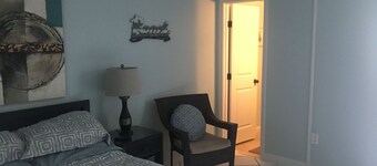 Perfect Studio Condo! THE HANGOUT Across the Street!