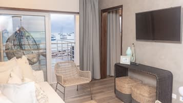 UNIT 7 | Living area | Smart TV, Netflix, streaming services