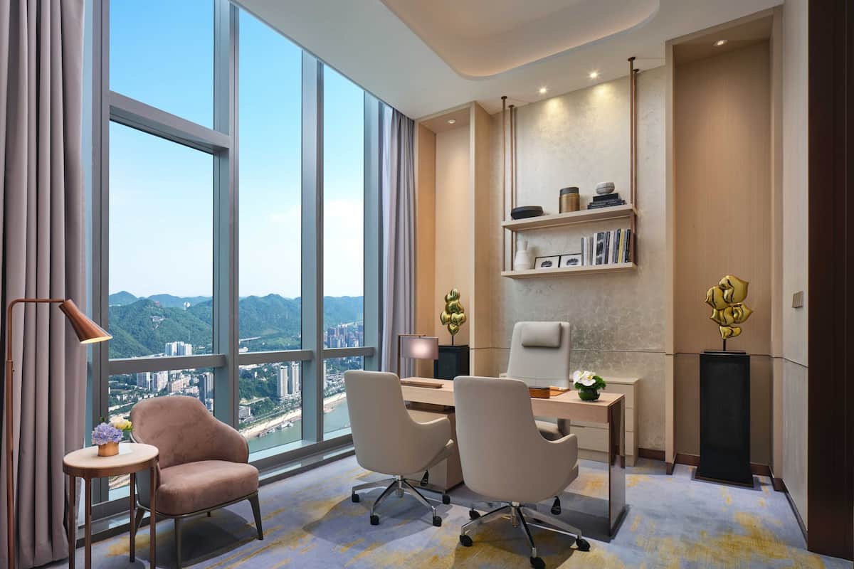 1 bedroom, down duvets, minibar, in-room safe