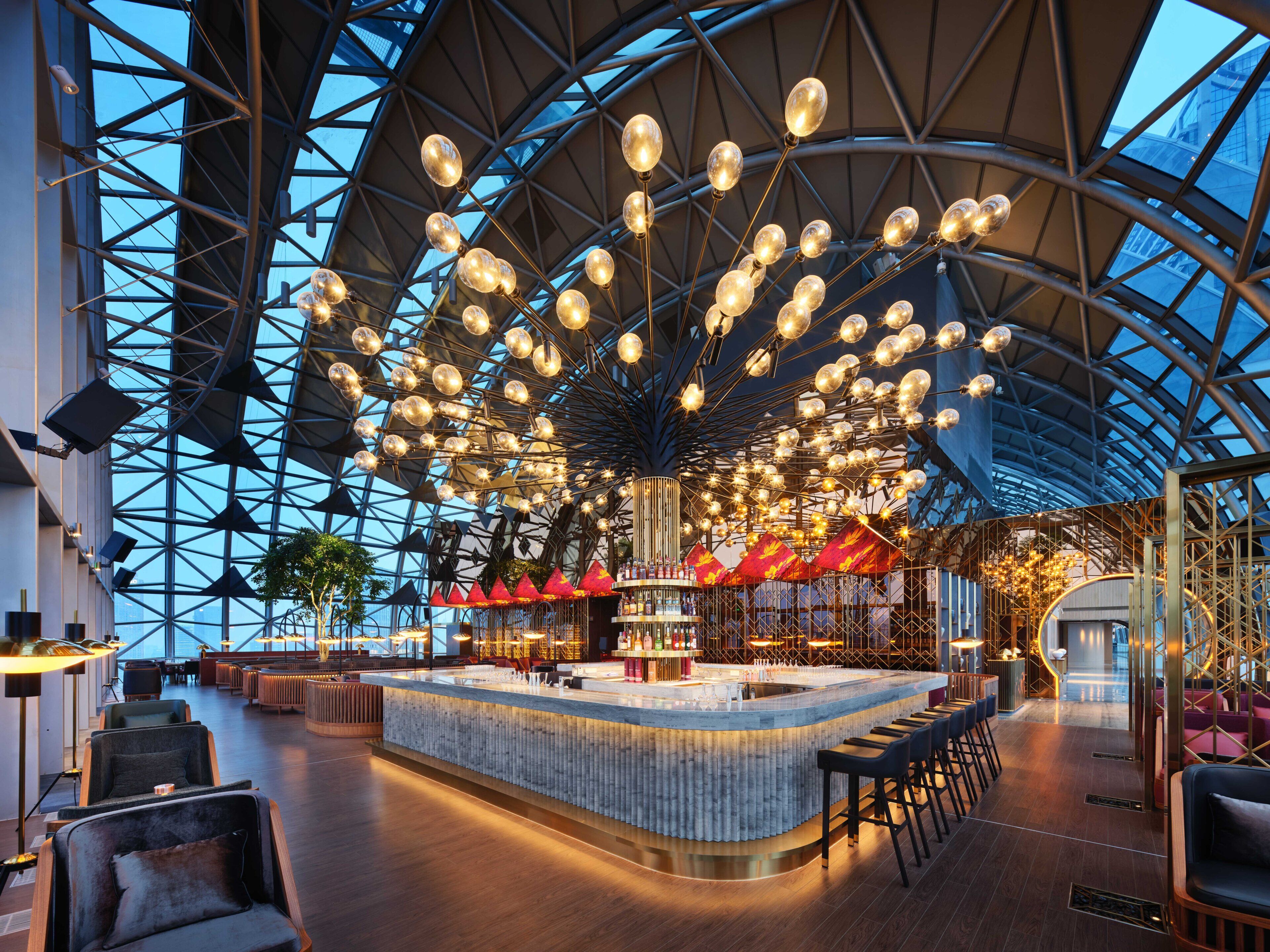 2 bars/lounges, gastropub