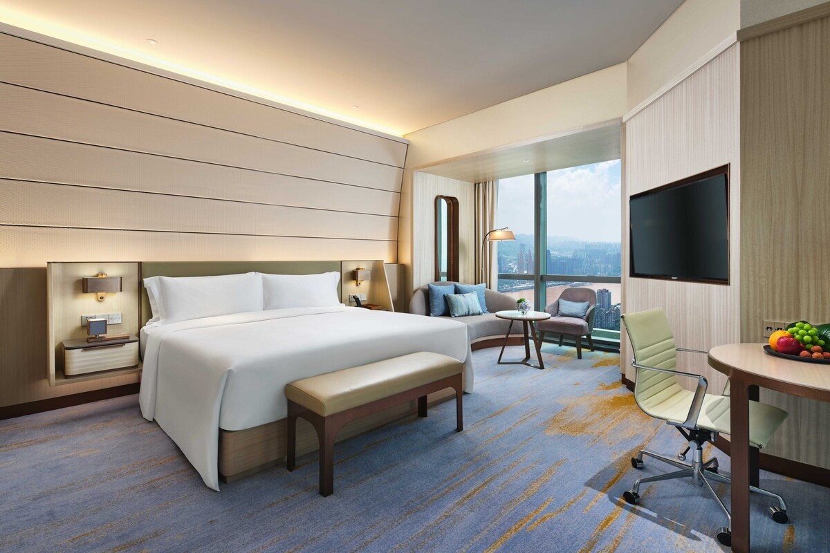 Premium Room, 1 King Bed, Club Lounge Access, River View | Down comforters, minibar, in-room safe, desk