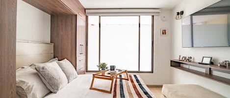 1 habitación, tabla de planchar con plancha, wifi gratis y ropa de cama