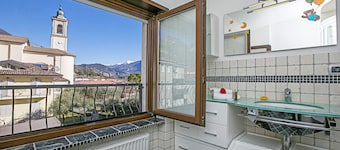 Paulie Apartment, Riva del Garda, Italy
