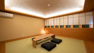 Apartment (102, KAGA) | 1 bedroom, down duvets, soundproofing, free WiFi