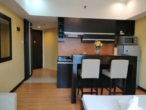 Standaard appartement | Dineren op de kamer