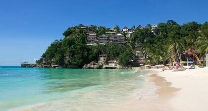 Penthouse 8 Colors Beach House Resort by Cocotel