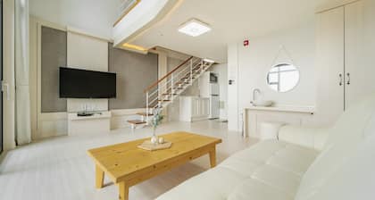 Yeosu Sunset Hostel and Pension