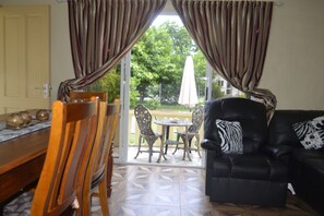 Vila luxo, 1 quarto | Vista para o jardim