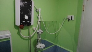 Shower kamar mandi
