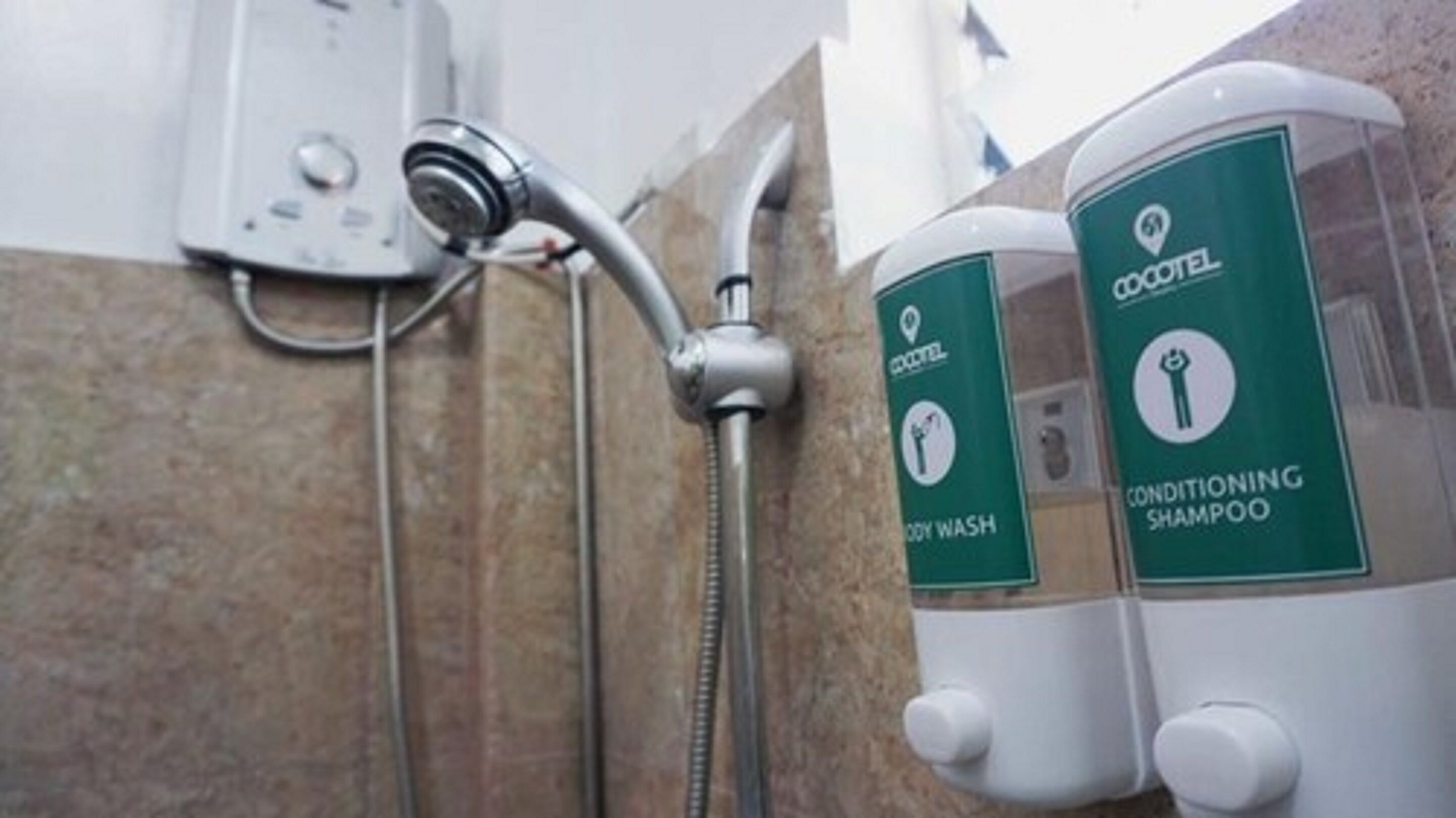 四人房 | 浴室設施 | 淋浴設備、免費梳洗用品、提供毛巾、番梘