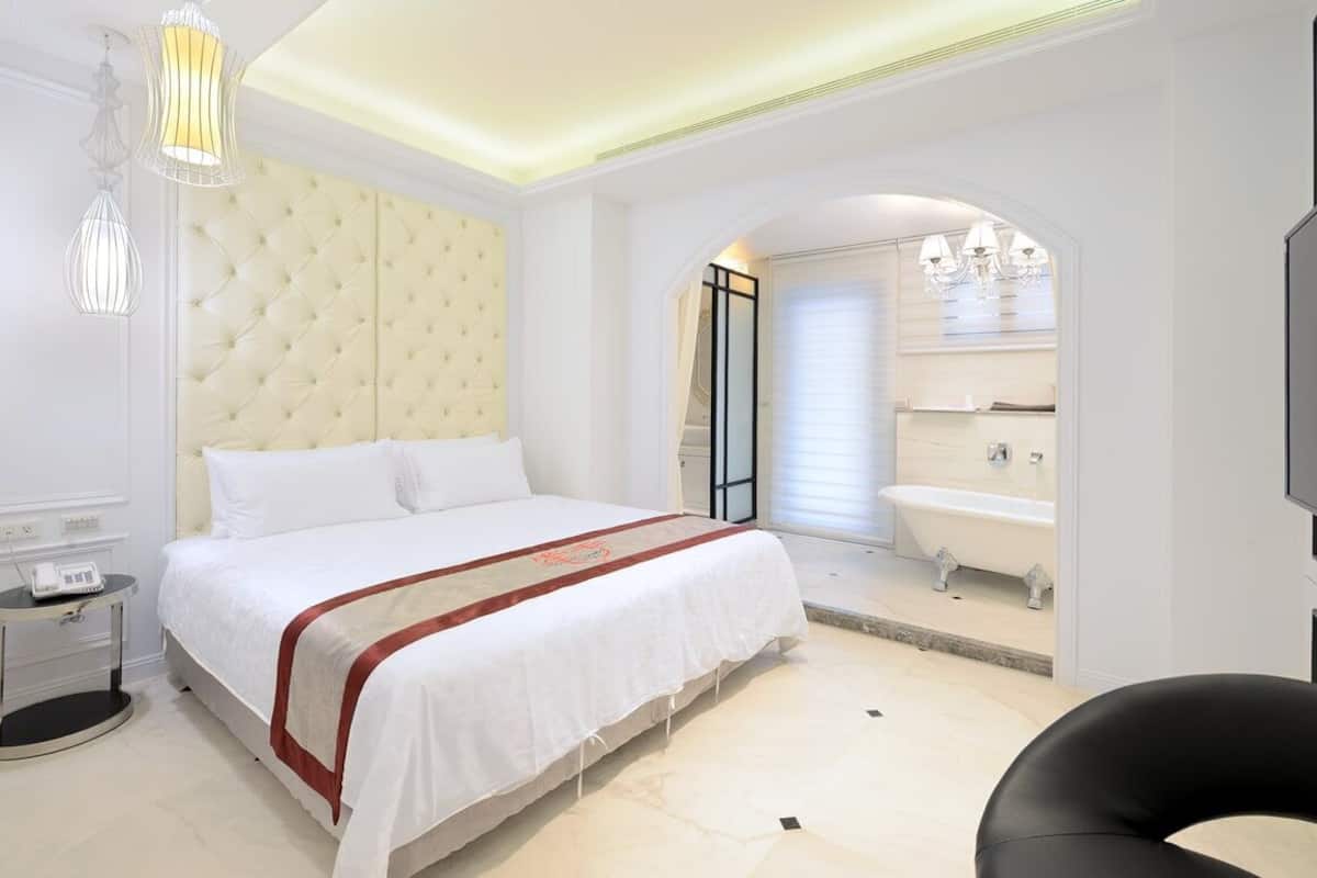Decoración personalizada, muebles diferentes y escritorio