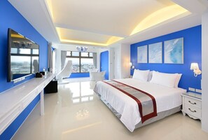 Comfort Double Room | Individually decorated, individually furnished, desk, blackout curtains - Hand in Hand INN (Liuqiu)