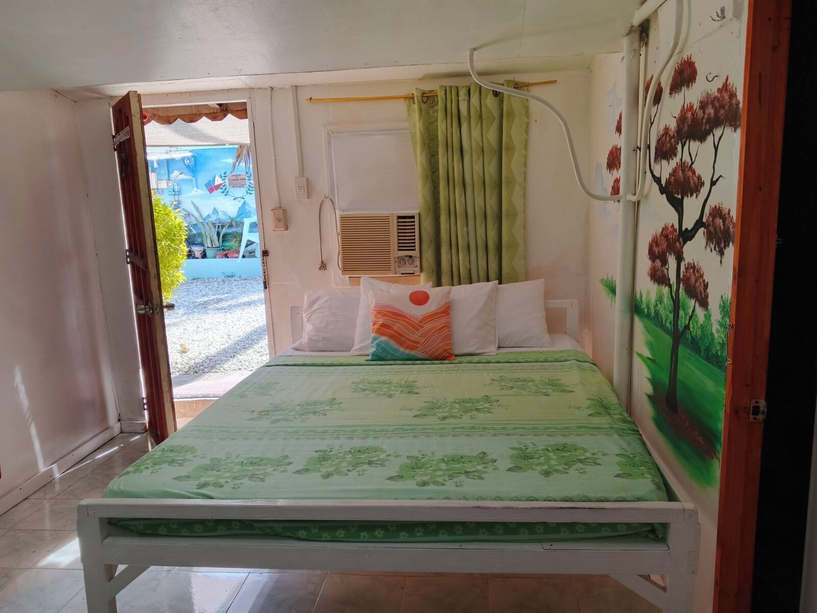 Family Room | Free WiFi, bed sheets