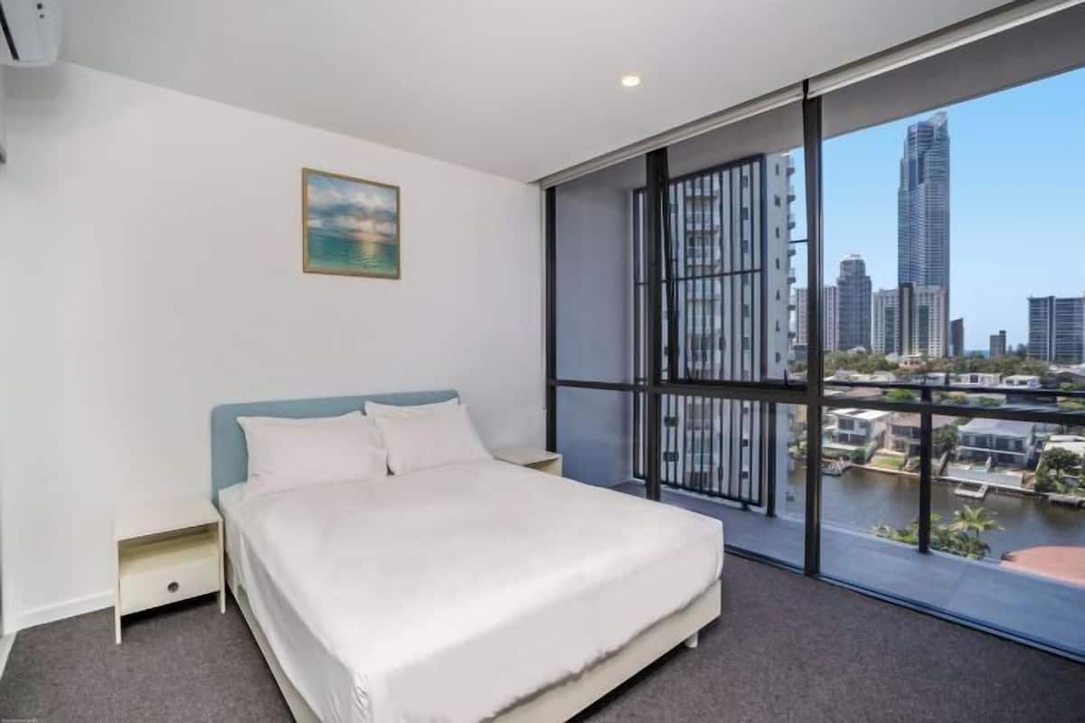 2 bedrooms, individually furnished, soundproofing, iron/ironing board