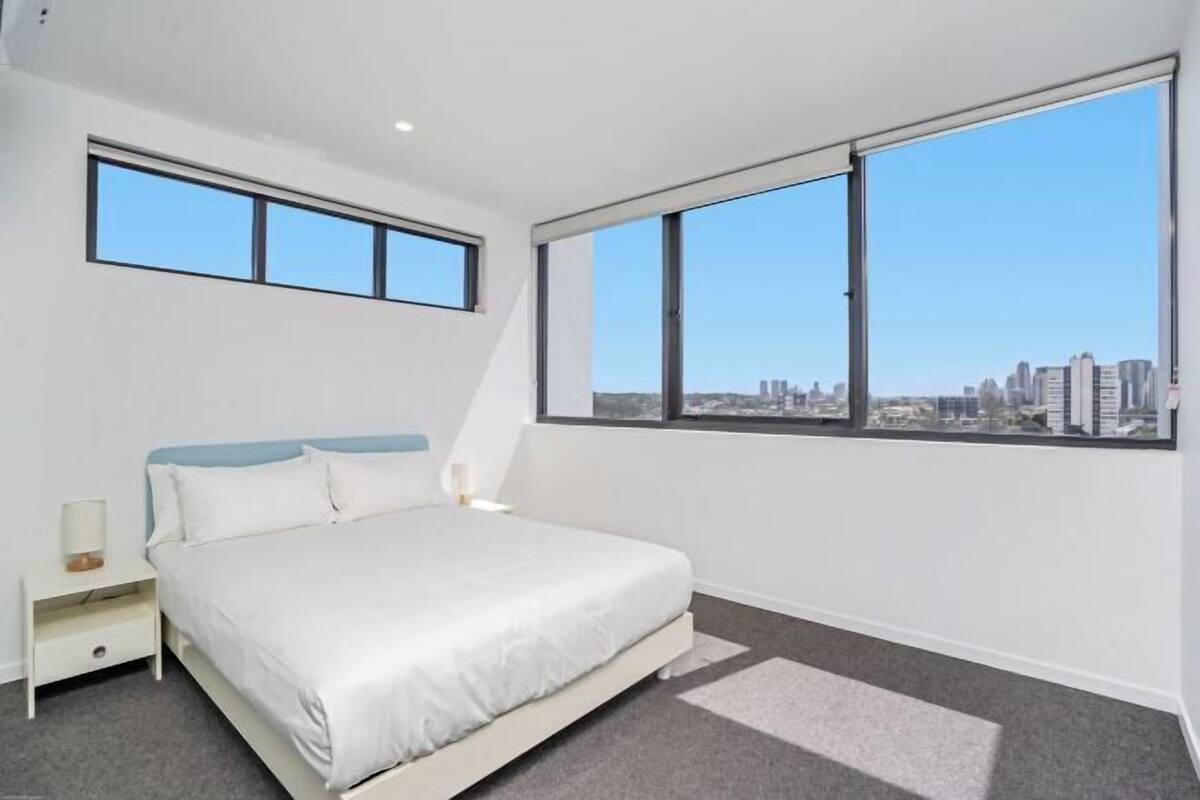 2 bedrooms, soundproofing, iron/ironing board, rollaway beds (surcharge)