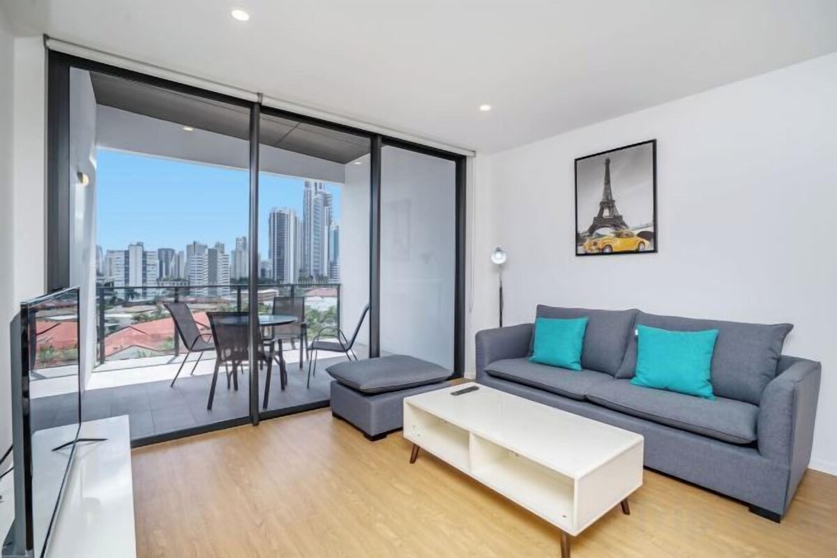 Living area | Flat-screen TV