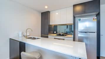 ตู้เย็นขนาดใหญ่, ไมโครเวฟ, เตาอบ, เตาประกอบอาหาร