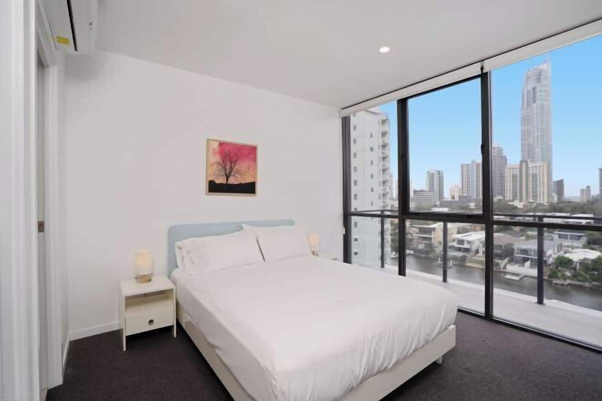 2 bedrooms, individually furnished, soundproofing, iron/ironing board
