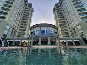 Outdoor pool - Santubong Suite Just Like Home (Kuching)