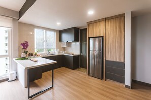 Superior Condo, 3 Bedrooms | Private kitchenette | Fridge, microwave, stovetop, electric kettle